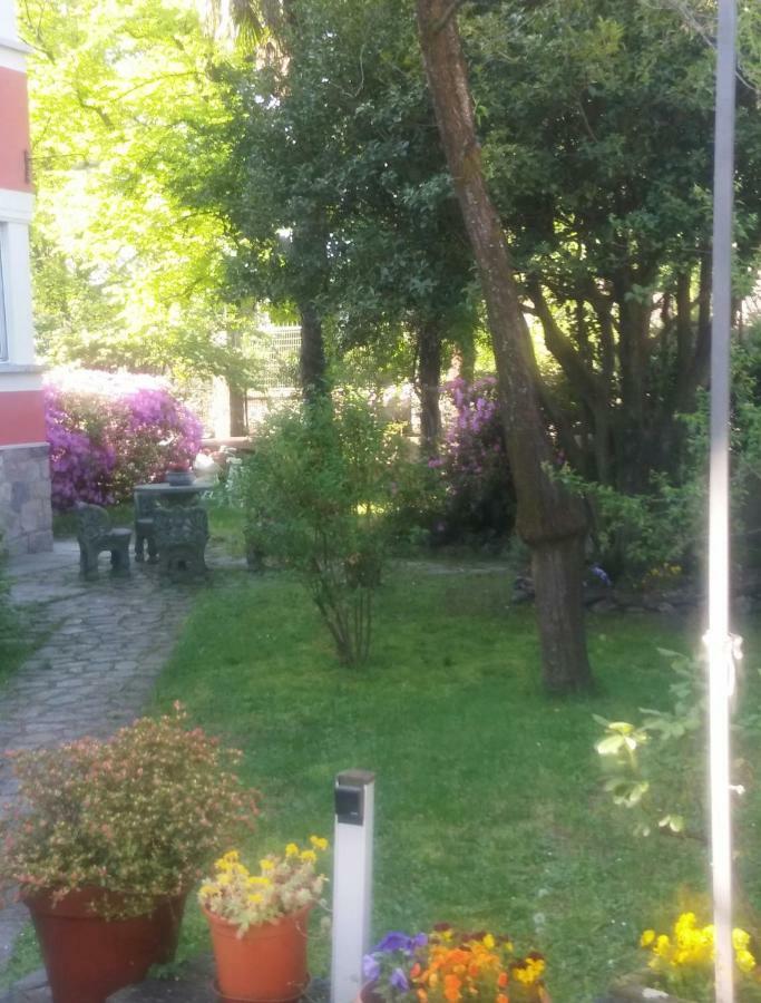Casa Orisca Villa Lesa Eksteriør bilde